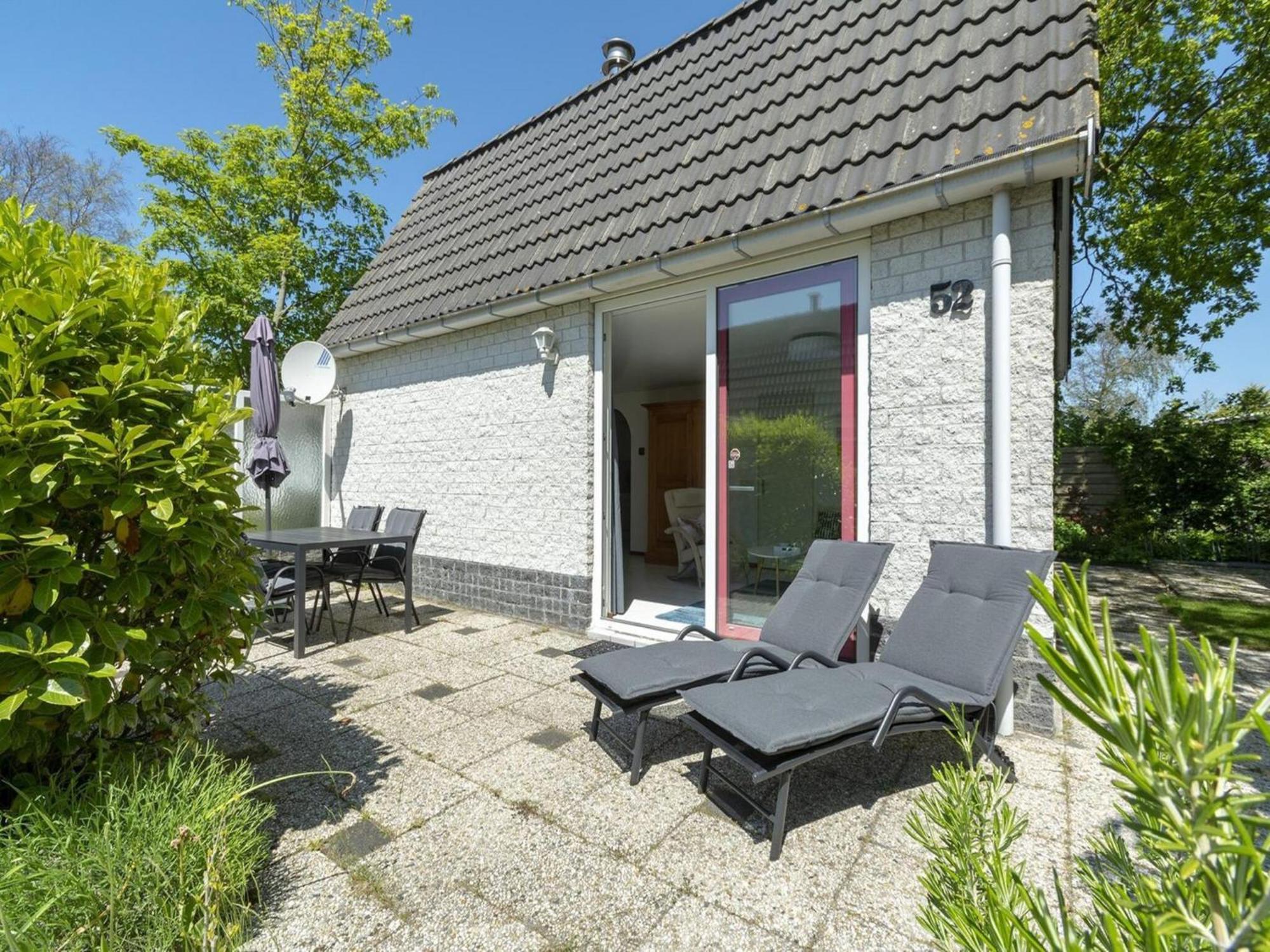 Holiday Home With Pool By The Sea Sint Maartensvlotbrug Eksteriør bilde